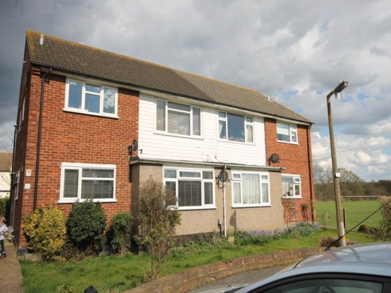 2 bed flat to rent in Avondale Close, Loughton 0